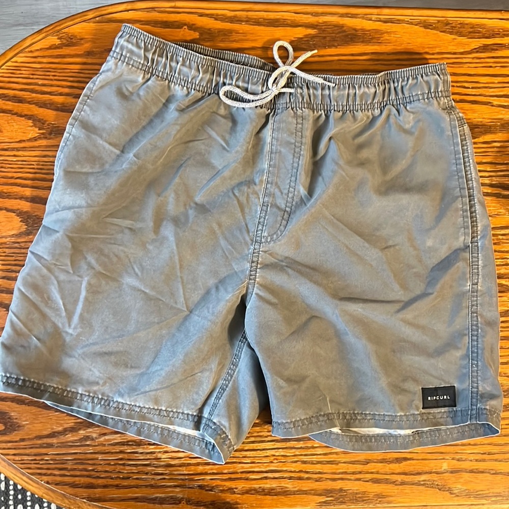 Grey Rip Curl shorts (Men’s)